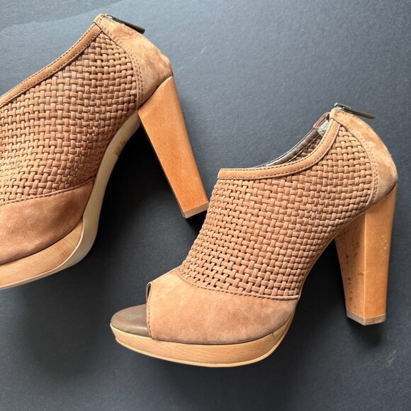 Banana Republic Tan Brown Woven Suede Peep Toe Ankle Bootie Heels Size 6 - Picture 12 of 15